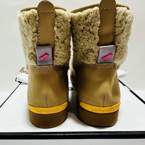 Larroude Vail US 11 Snow Boots Sand Nubuck Leather Faux Fur Waterproof NIB $415 - Picture 7 of 15